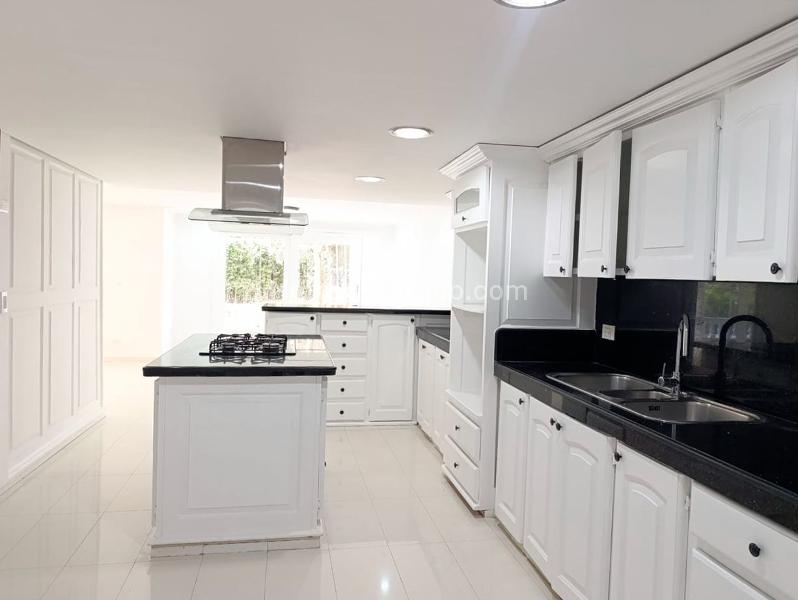 Casa de 4 Alcobas y 5 Baños en El Poblado (Unidad Cerrada) - 5