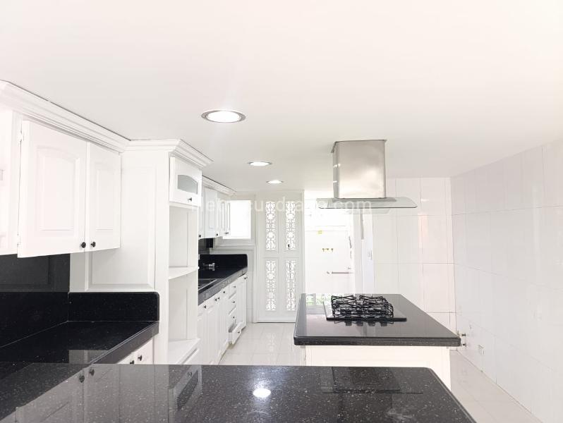 Casa de 4 Alcobas y 5 Baños en El Poblado (Unidad Cerrada) - 6