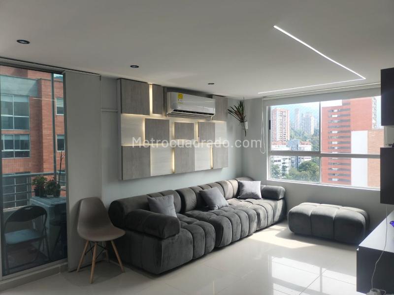2BR Apartment in Closed Unit with Balconies in El Poblado