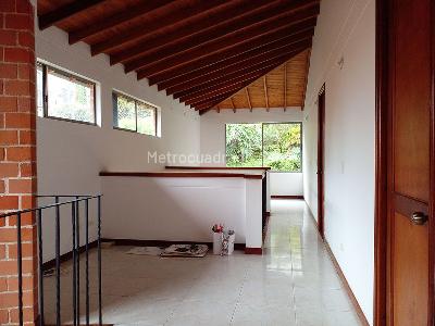 Casa de 3 alcobas en venta en Envigado, Envigado, 210 m² · foto 8 de 20