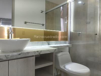 Apartamento de 1 alcoba en venta en El Poblado, Medellín, 63 m² · foto 14 de 15
