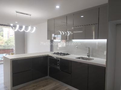 Apartamento de 1 alcoba en venta en El Poblado, Medellín, 63 m² · foto 7 de 15