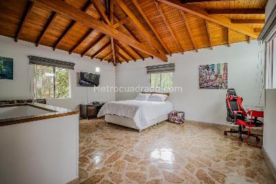 Casa en arriendo en El Poblado, Medellín · foto 12 de 20