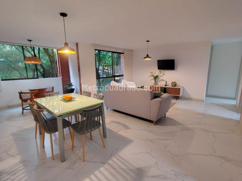 Apartamento Amoblado de 2 Alcobas en El Poblado