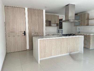 Apartamento de 3 alcobas en arriendo en Sabaneta, Sabaneta, 107 m² · foto 4 de 20