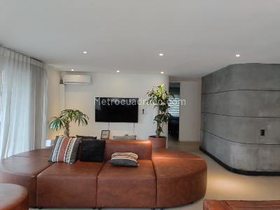 Apartamento de 3 alcobas en venta en El Poblado, Medellín, 185 m² · foto 2 de 18