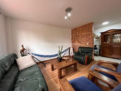 Apartamento de 3 alcobas en venta en El Poblado, Medellín, 243 m² · foto 2 de 18