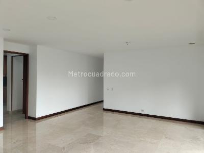 Apartamento de 2 alcobas en venta en El Poblado, Medellín, 143 m² · foto 4 de 18