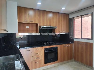 Apartamento de 2 alcobas en venta en El Poblado, Medellín, 143 m² · foto 6 de 18