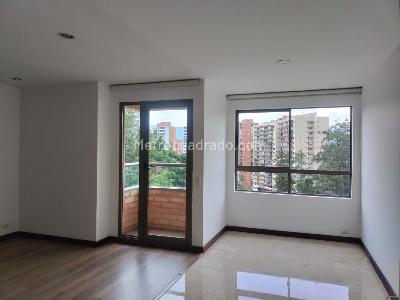 Apartamento de 2 alcobas en venta en El Poblado, Medellín, 143 m² · foto 8 de 18