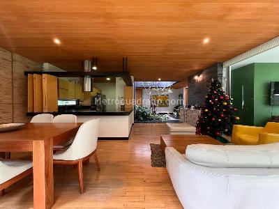 Casa en venta en Envigado, Envigado · foto 2 de 19