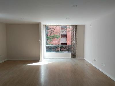 Apartamento en venta en El Poblado, Medellín · foto 2 de 15