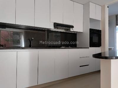 Apartamento en venta en El Poblado, Medellín · foto 6 de 15