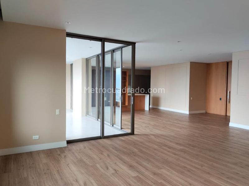 Luxury 4BR Apartment in El Poblado - 2