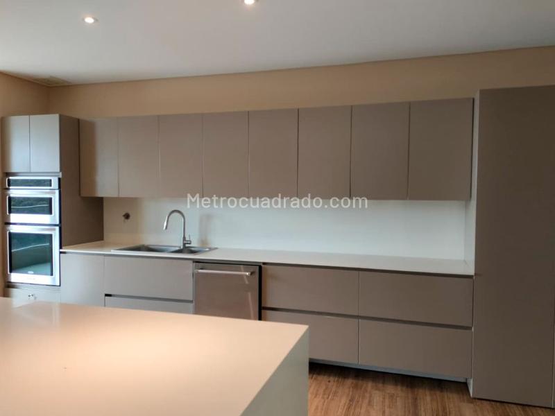 Luxury 4BR Apartment in El Poblado - 8
