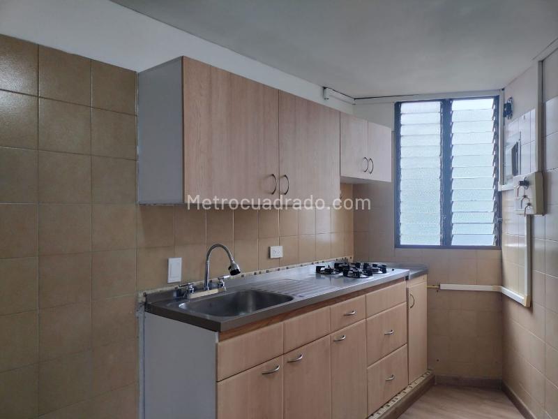 2BR Apartment with Balcony in El Poblado - 5