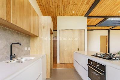 Casa de 3 alcobas en venta en Rio Negro, Rionegro, 300 m² · foto 5 de 16