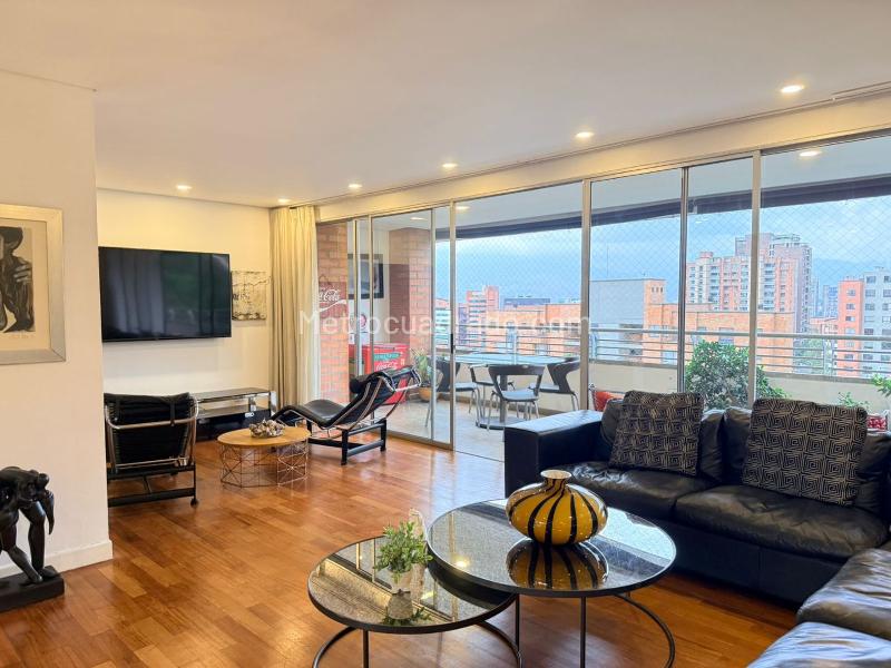 Furnished 3BR Apartment Near Amenities in El Poblado - 2