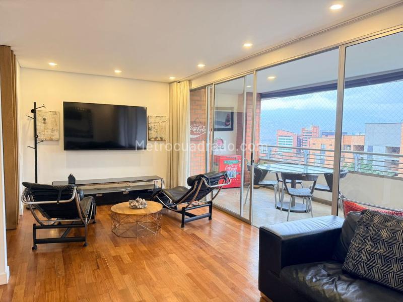 Furnished 3BR Apartment Near Amenities in El Poblado - 3