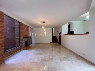 Casa en arriendo en El Poblado, Medellín · foto 3 de 19