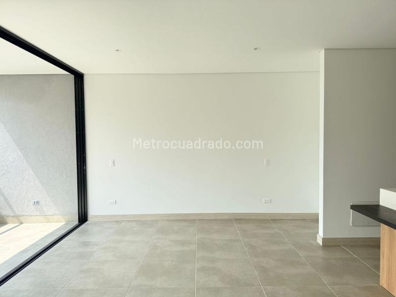 Estudio Amoblado de 1 Alcoba en El Poblado - 3