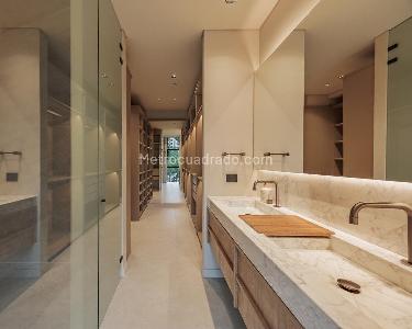 Apartamento de 3 alcobas en venta en El Poblado, Medellín, 308 m² · foto 15 de 18