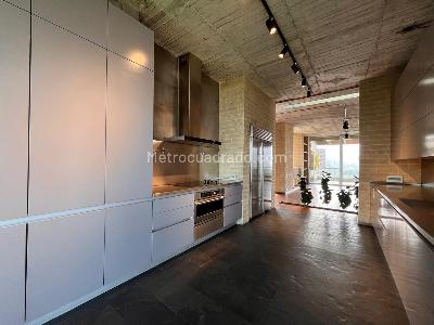 Apartamento en venta en El Poblado, Medellín · foto 8 de 18