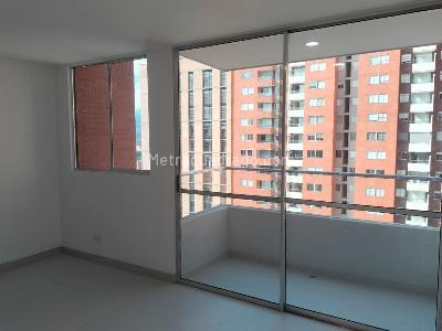 Apartamento de 3 alcobas en arriendo en El Poblado, Medellín, 70 m² · foto 2 de 19