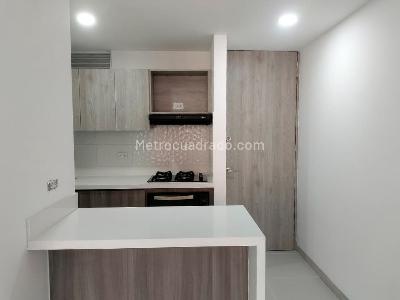 Apartamento de 3 alcobas en arriendo en El Poblado, Medellín, 70 m² · foto 5 de 19