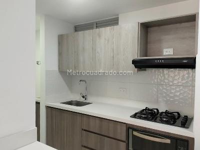 Apartamento de 3 alcobas en arriendo en El Poblado, Medellín, 70 m² · foto 7 de 19