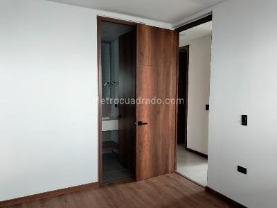 Apartamento de 2 alcobas en arriendo en El Poblado, Medellín, 97 m² · foto 11 de 17