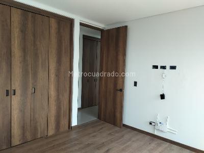 Apartamento de 2 alcobas en arriendo en El Poblado, Medellín, 97 m² · foto 14 de 17