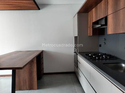 Apartamento de 2 alcobas en arriendo en El Poblado, Medellín, 97 m² · foto 8 de 17