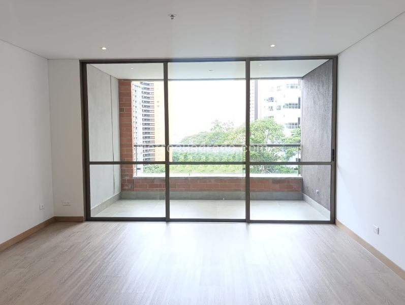 2BR Apartment for Rent in El Poblado Closed Unit with Terrace & Amenities