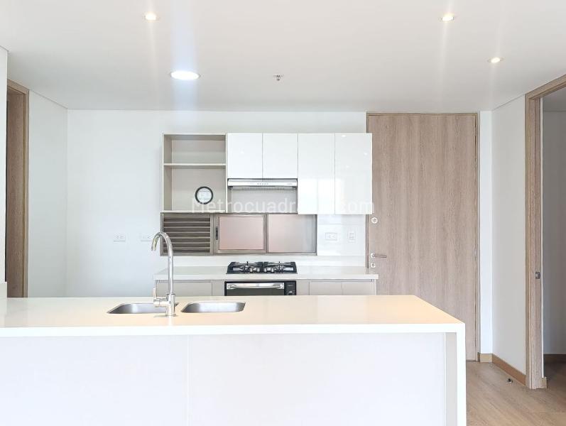 2BR Apartment for Rent in El Poblado Closed Unit with Terrace & Amenities - 7