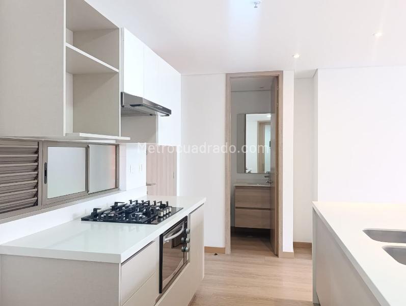 2BR Apartment for Rent in El Poblado Closed Unit with Terrace & Amenities - 8