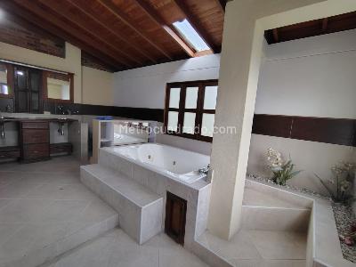 Casa de 3 alcobas en venta en Sabaneta, Sabaneta, 450 m² · foto 16 de 19