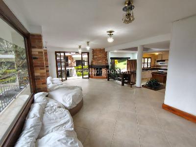 Casa de 3 alcobas en venta en Sabaneta, Sabaneta, 450 m² · foto 3 de 19