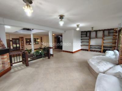Casa de 3 alcobas en venta en Sabaneta, Sabaneta, 450 m² · foto 4 de 19