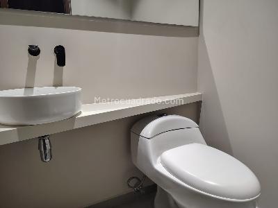 Apartamento de 2 alcobas en venta en El Poblado, Medellín, 97 m² · foto 17 de 18