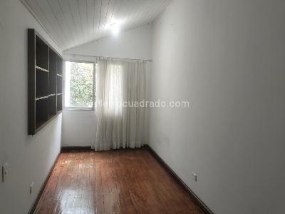 Apartamento de 2 alcobas en venta en El Poblado, Medellín, 80 m² · foto 13 de 16