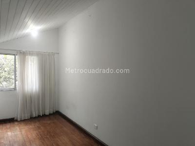 Apartamento de 2 alcobas en venta en El Poblado, Medellín, 80 m² · foto 14 de 16