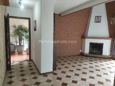 Apartamento de 2 alcobas en venta en El Poblado, Medellín, 80 m² · foto 4 de 16