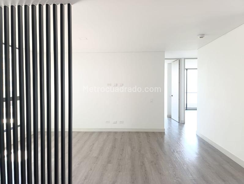 3BR Apartment with Balcony & Terrace, Pool/Gym in El Poblado - 8