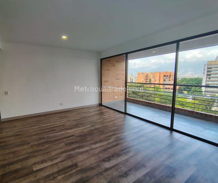 2BR Apartment with Amenities in El Poblado - 2
