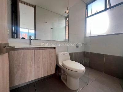 Apartamento de 2 alcobas en arriendo en Envigado, Envigado, 85 m² · foto 9 de 11