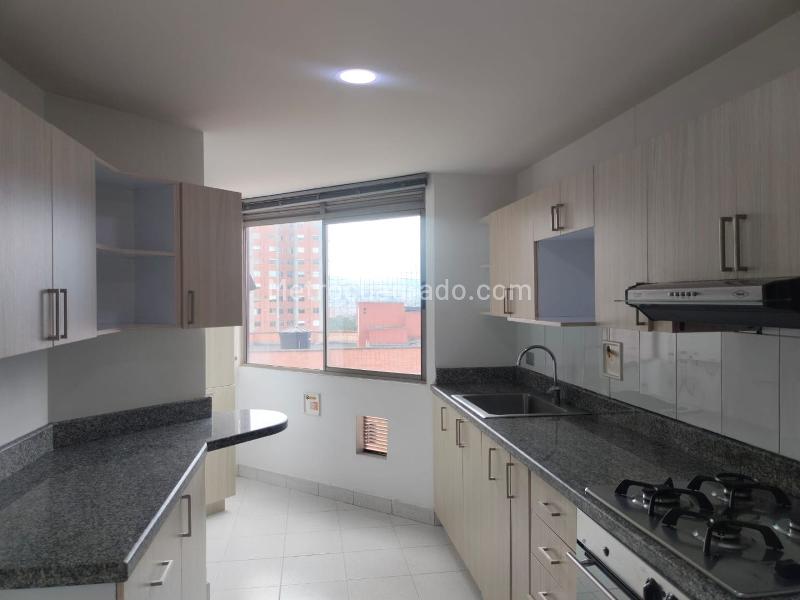 Apartamento en Arriendo de 3 Alcobas con 4 Baños en Los Balsos - 5