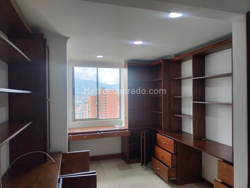 Apartamento en Arriendo de 3 Alcobas con 4 Baños en Los Balsos - 7