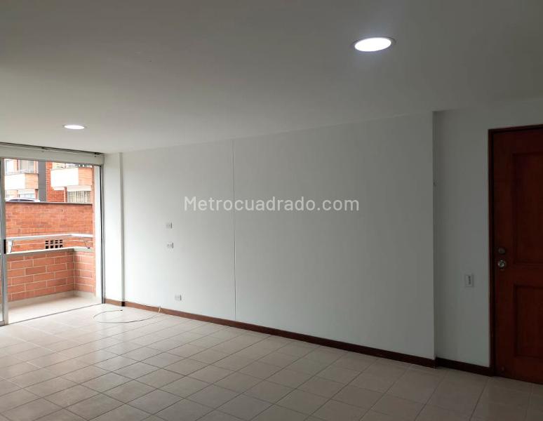 Apartamento Cómodo de 2 Alcobas con Balcón en El Poblado - 2