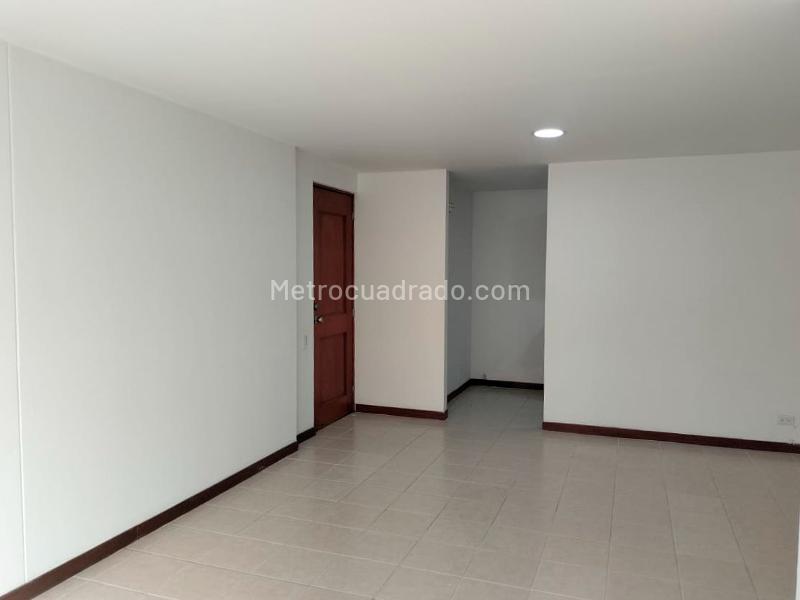 Apartamento Cómodo de 2 Alcobas con Balcón en El Poblado - 3